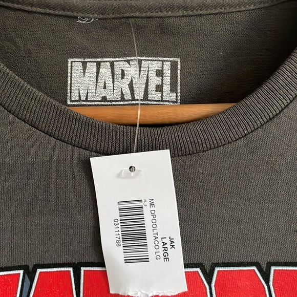 Marvel Mad Engine Dead Pool Versus Taco Graphic Tee - Picture 7 of 9